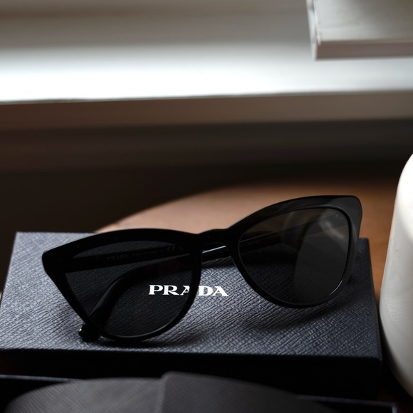 Black Prada sunglasses - Picture 2 of 6